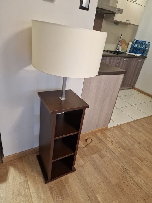 Sprzedam zestaw mebli w kolorze ciemnego drewna do mieszkania