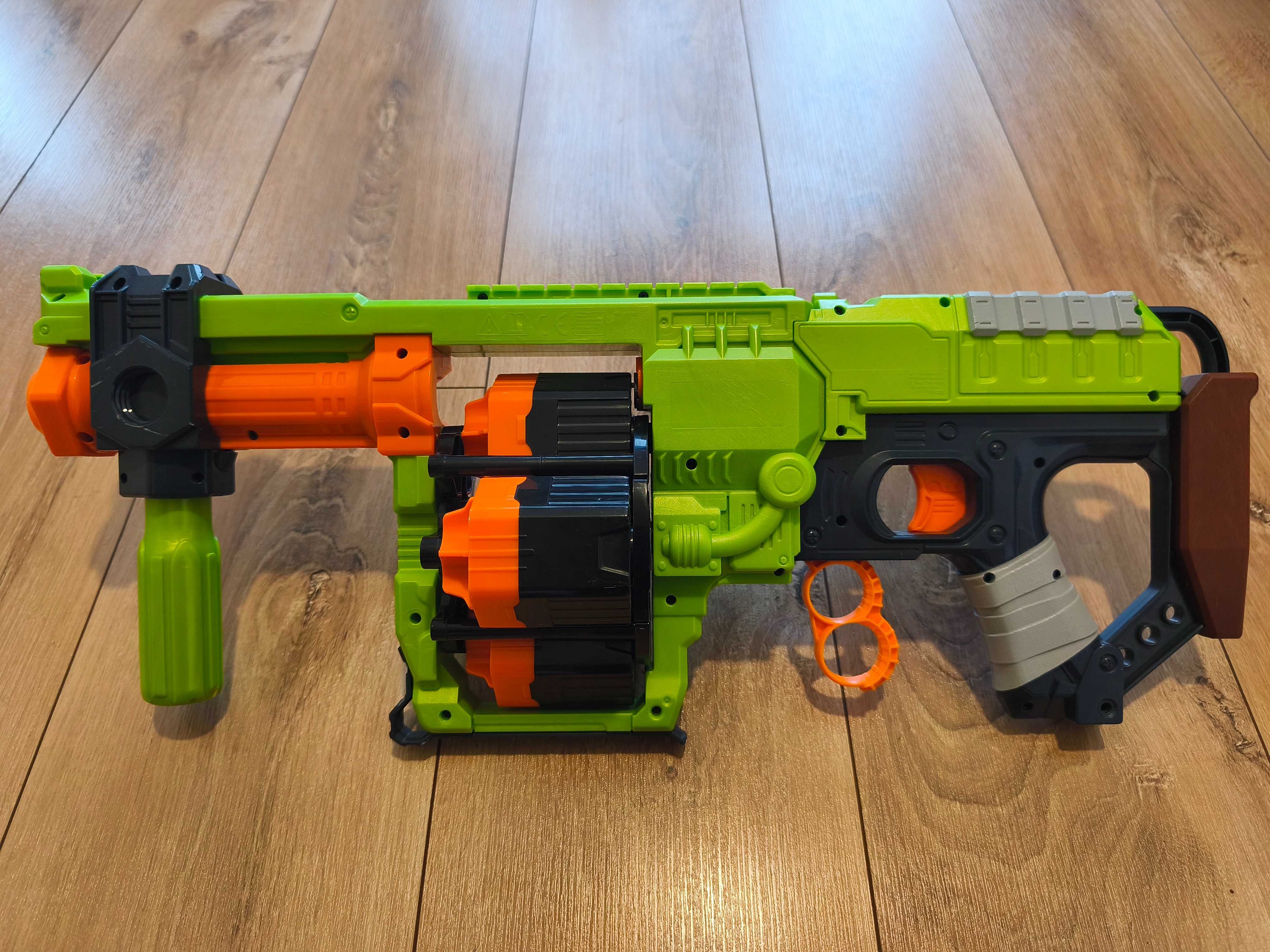 Nerf doominator 24 strzałki gratis