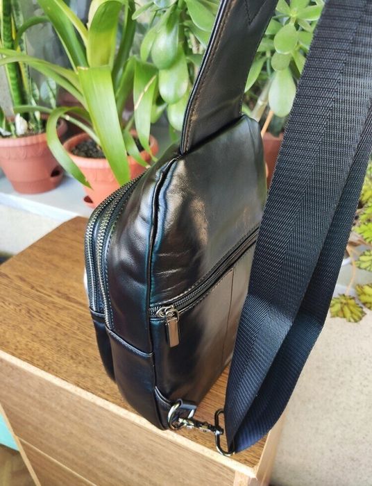 Кожаная мужская Сумка-Слинг. Черная.