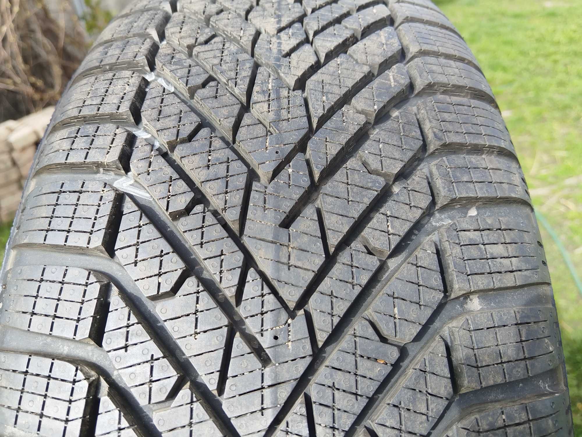 Opony zimowe Pirelli 215/55R18 nowe!