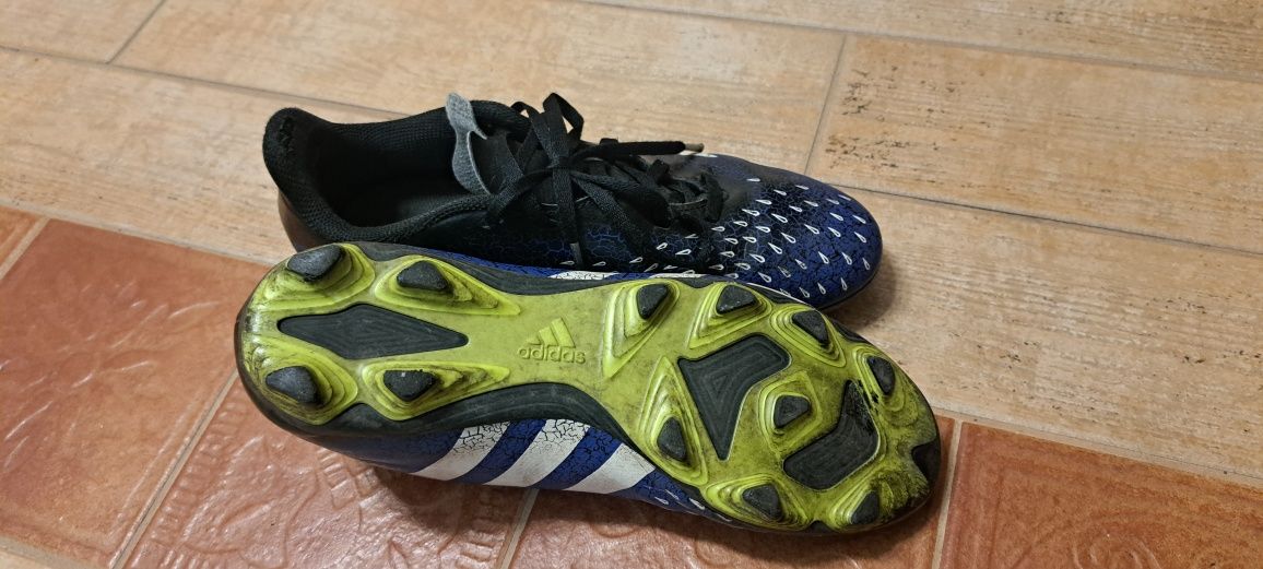 Buty piłkarskie korki Adidas rozm.38