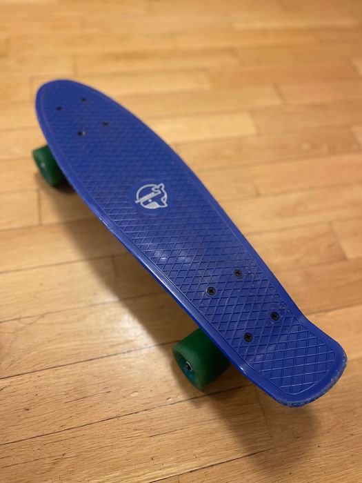 Deskorolką fiszka humbaka niebieska