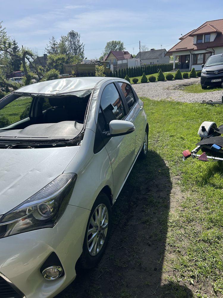 Yaris 1.33 Biała perła