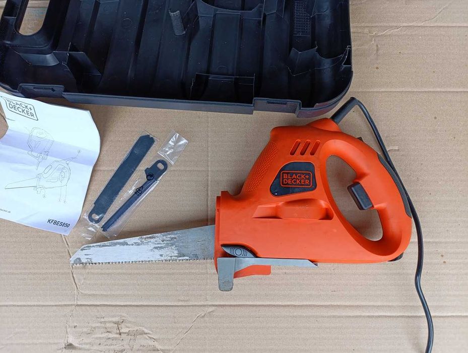 Piła elektryczna prosta szablasta SCORPION BLACK DECKER KFBES850 400W