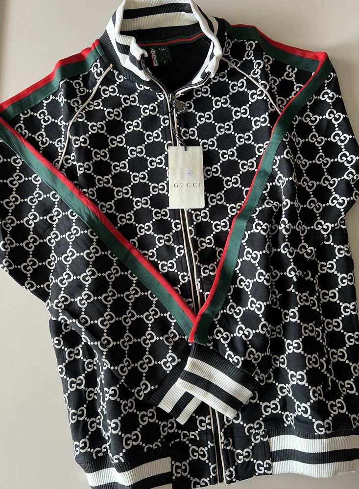 Śliczny dres Gucci
