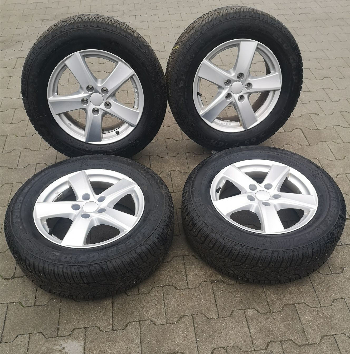 Tiguan felgi aluminiowe 5x112 Q3 6,5x16 ET33 opony ZIMOWE 215/65r16
