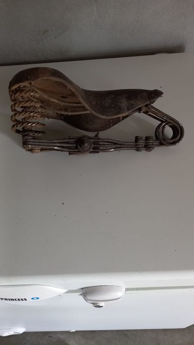 Selim antigo de pasteleira