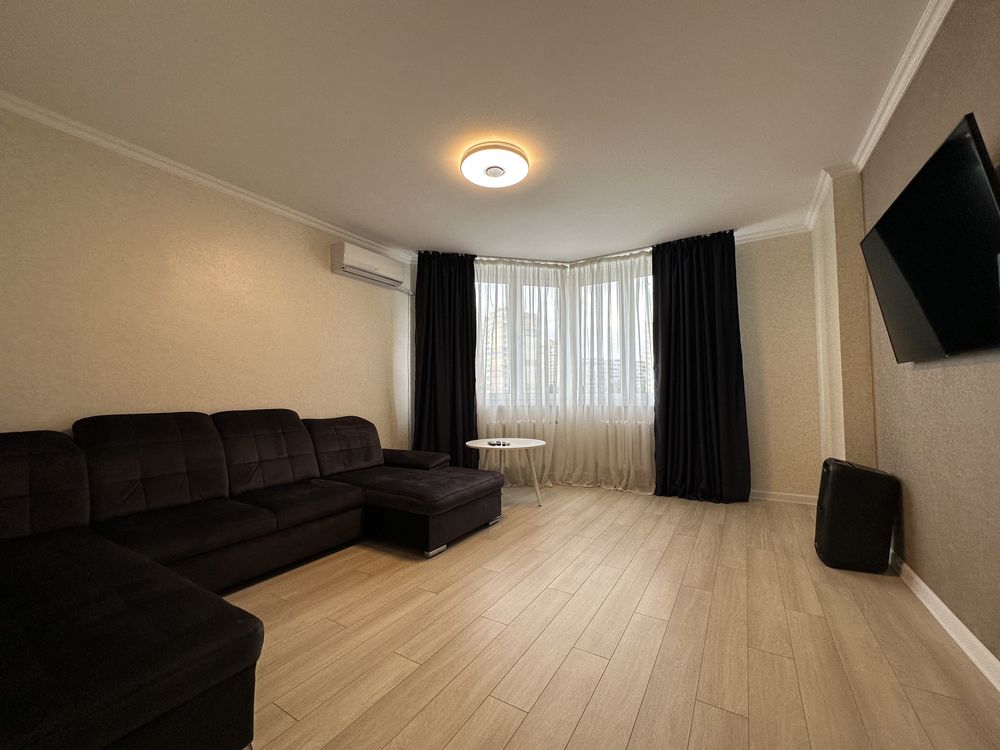 Продаж квартири Григоренка,20 Позняки Осокорки 3 окремі кімн, 3 поверх