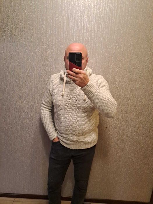 Продам мужской, тёплый свитер с капюшоном, Турция