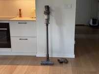 Dyson v10, sprawny, dobra bateria