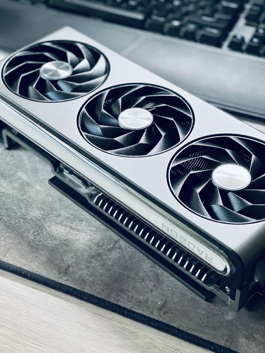 Placa Gráfica RX 7900 XT 20Gb Sapphire Nitro+