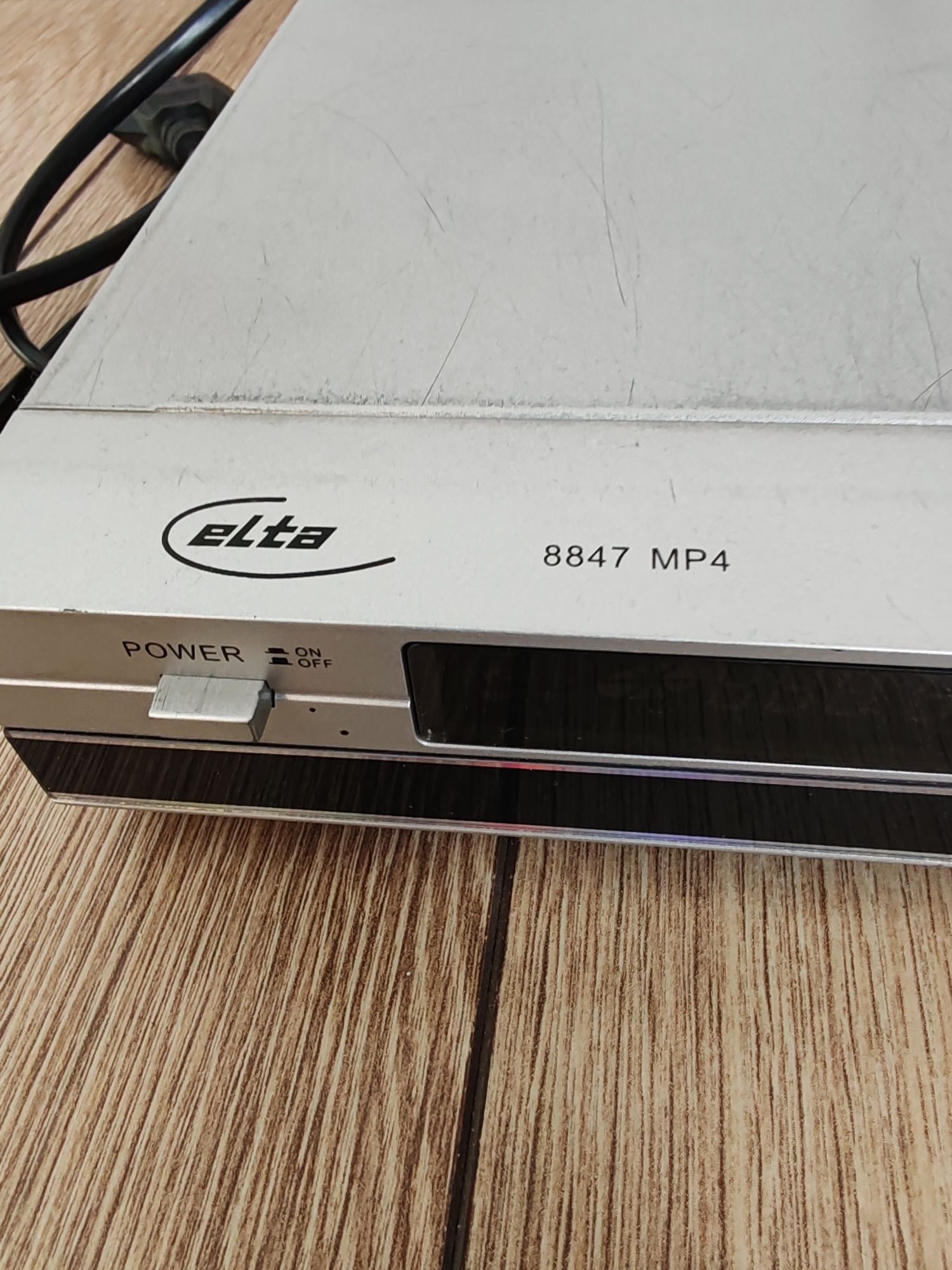 Elta 8847 MP4 odtwarzacz DVD Player