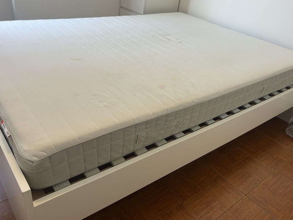 Cama + Estrado Usado IKEA