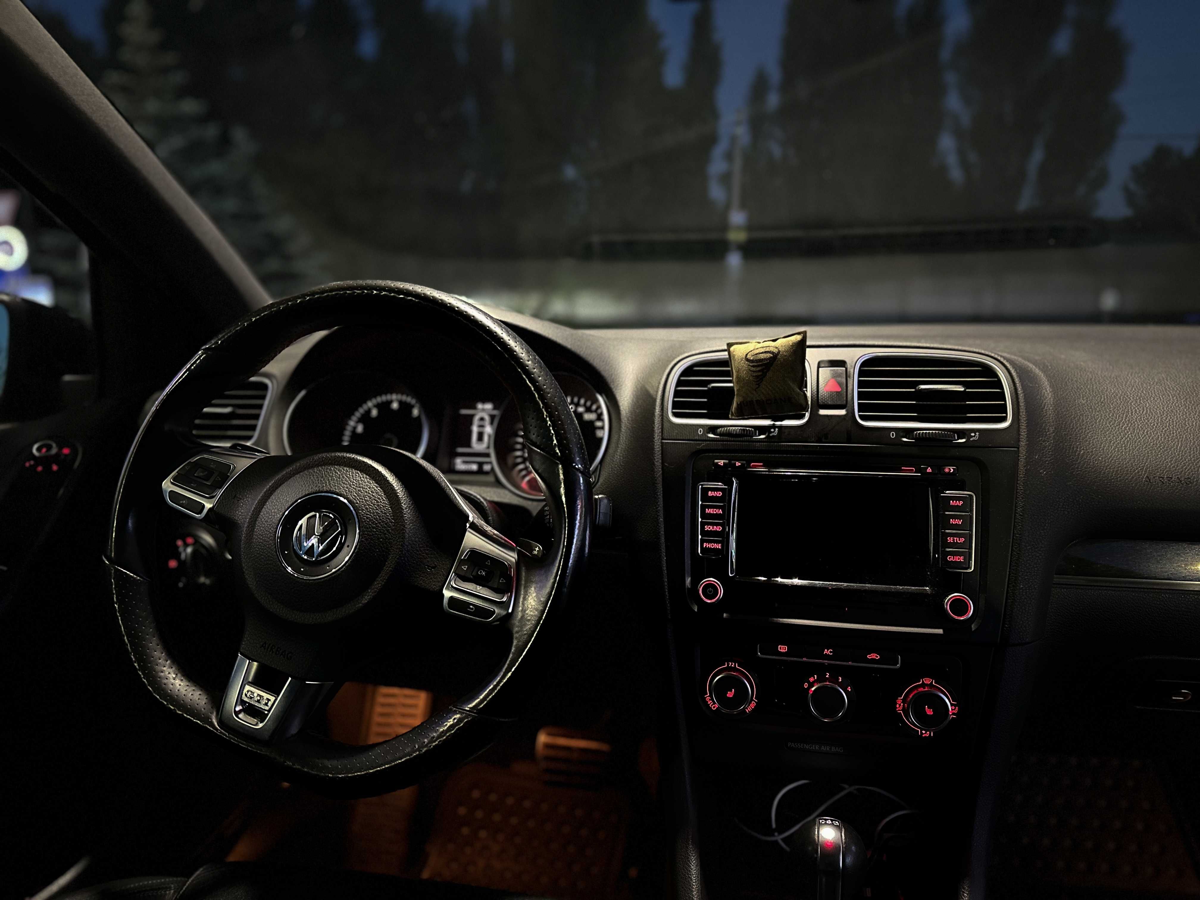 Volkswagen Golf GTI 6