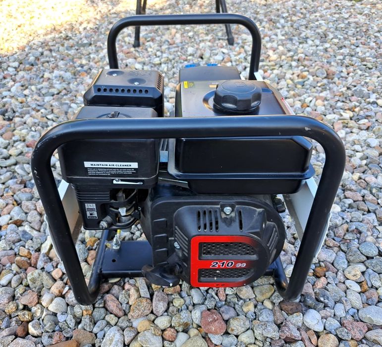 FOGO F 3001 R Agregat prądotwórczy 1-fazowy 230V z AVR,  2,7 kW
