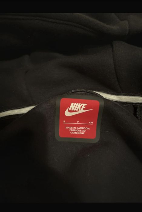 Casaco Nike Tech preto