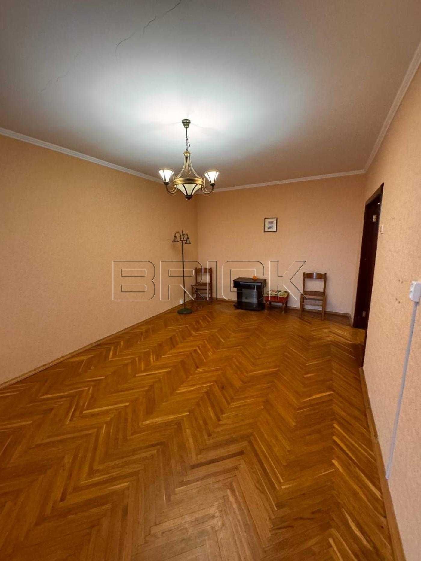 Продаж 2-к квартири / вул. Суворова 11 / 135 000 USD / 62м2