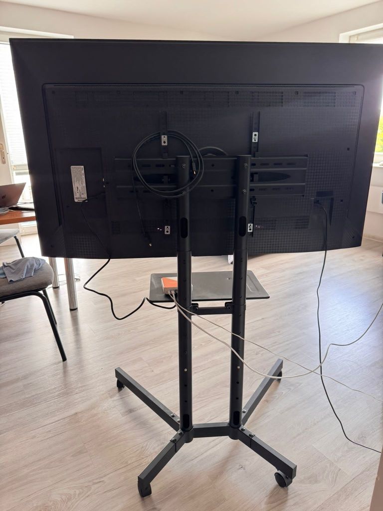 Stojak pod telewizor