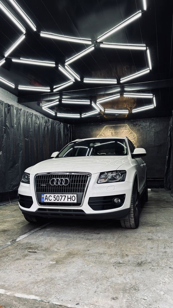 Продам Audi Q5 2.0 tdi quatrro