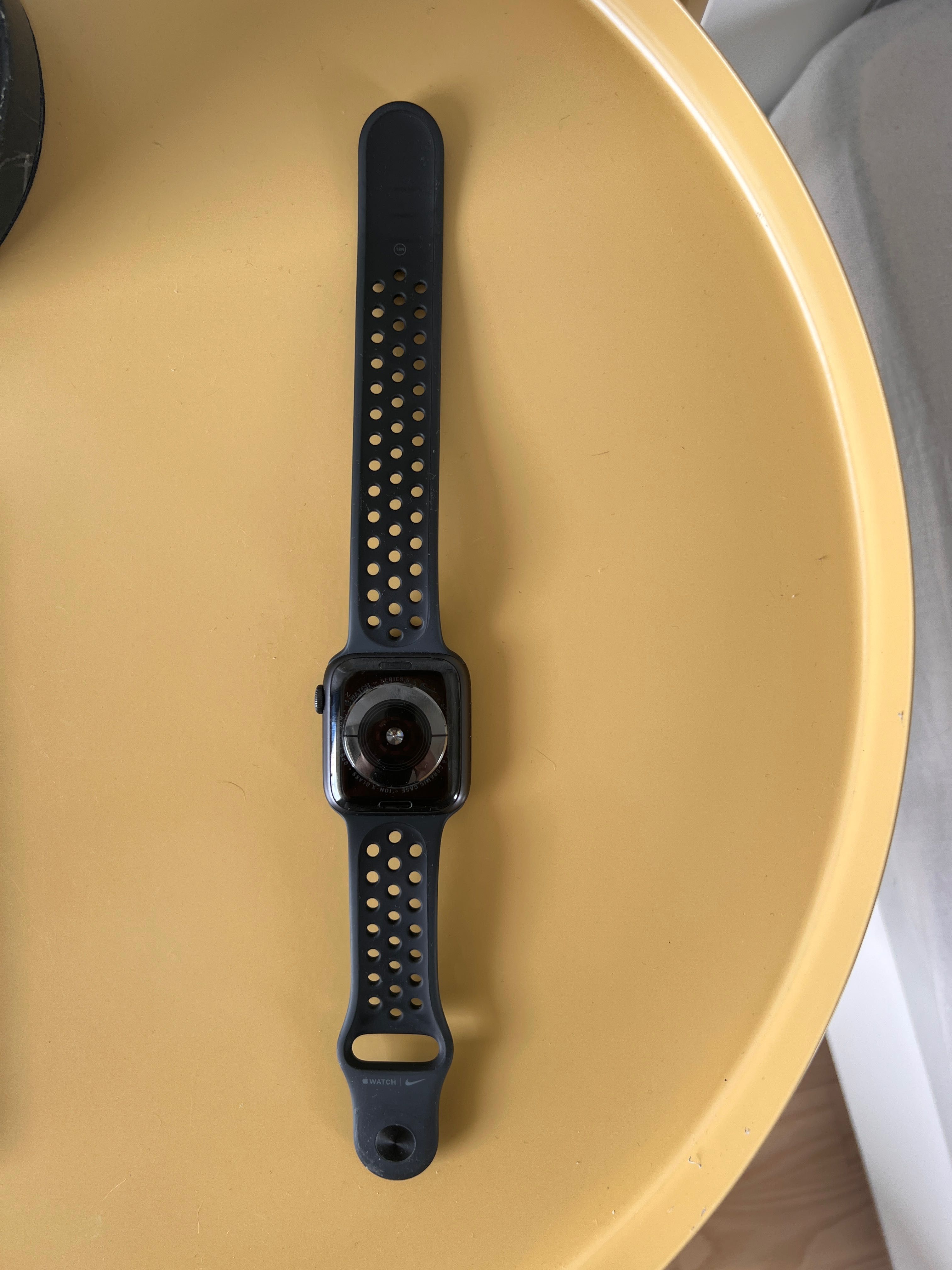 Apple Watch Nike Series 5 (GPS + Cellular)