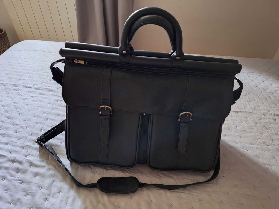 Elegancki kuferek podróżny