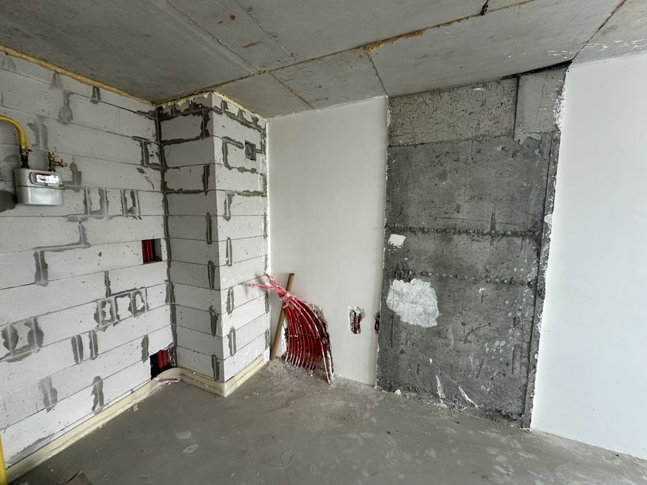 Продається трикімнатна квартира район Канада.