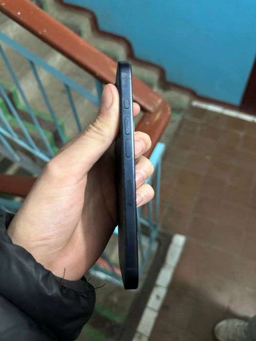 Продам айфон 15 про 128гб  дефек один только на последнеей фотке