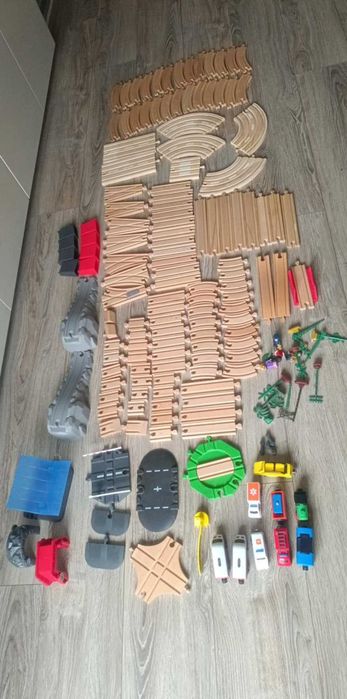 duży zestaw PAKA tory drewniane lokomotywy Ikea i Lidl inPost