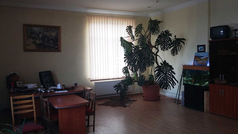 Продаж промислової будівлі 4000 м2