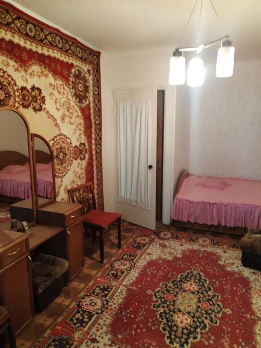 Продам 2х комнатну вул Мухиной 6 ( район Дружбы)