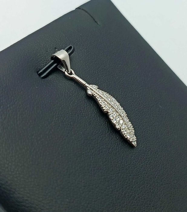 Urocza Srebrna Zawieszka Piórko 1,11g p925