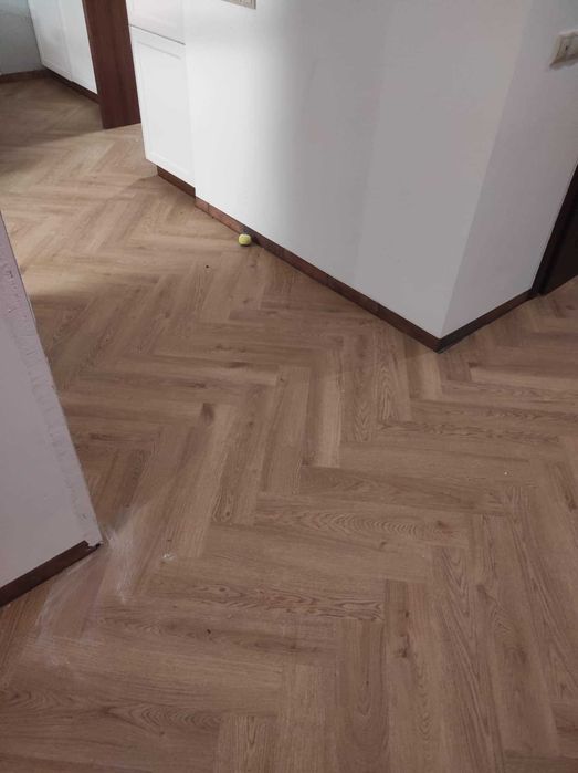 Podłogi, panele, jodełka, Płytki