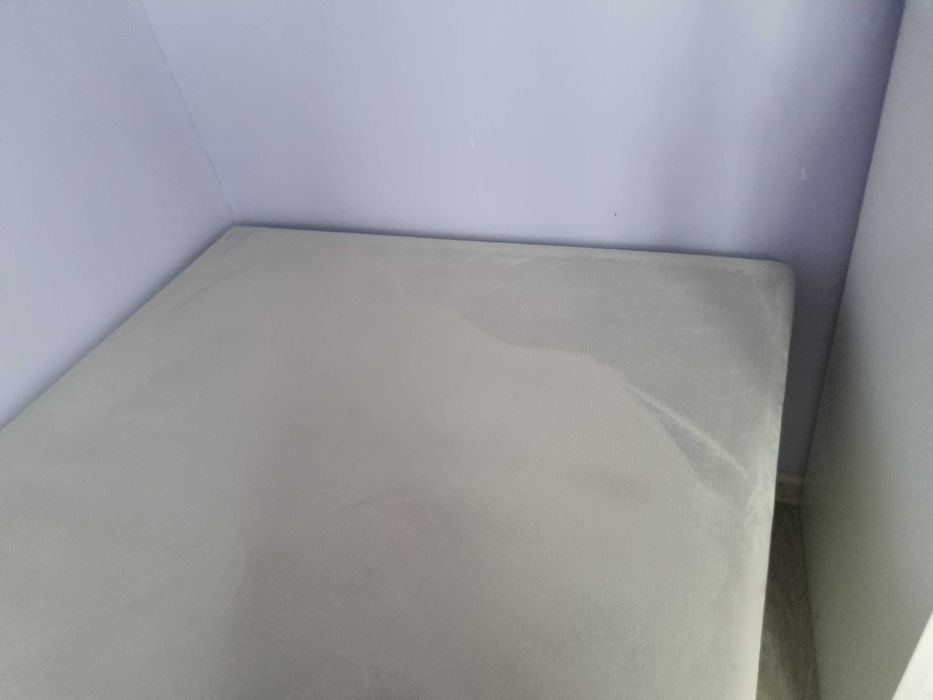 Tapczan jednoosobowy z podwyższoną skrzynią