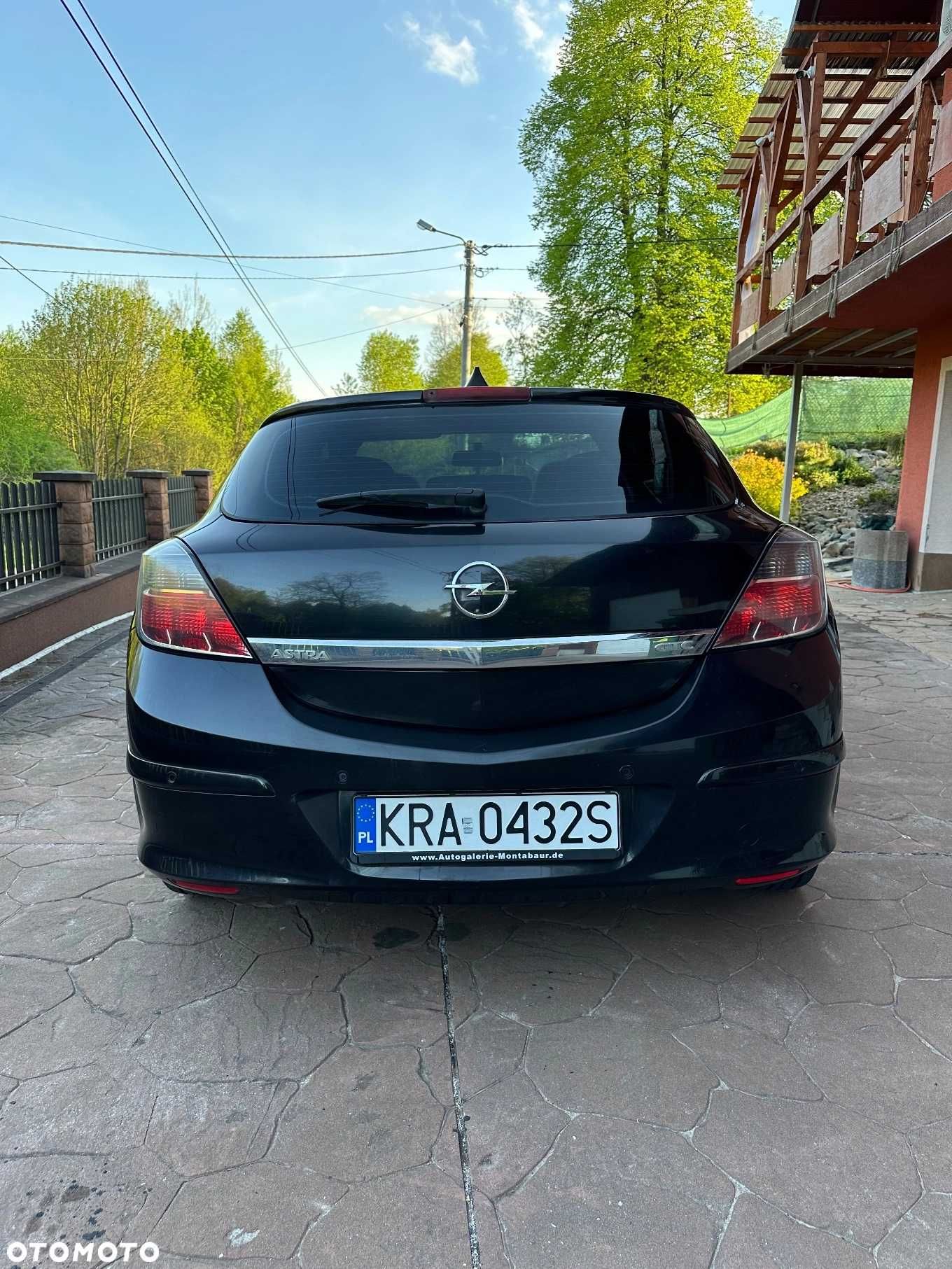 Opel Astra H GTC *panorama*