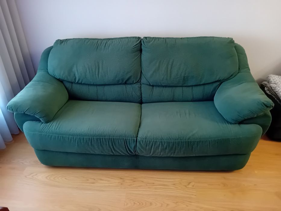 Sofá três  lugares BARATO