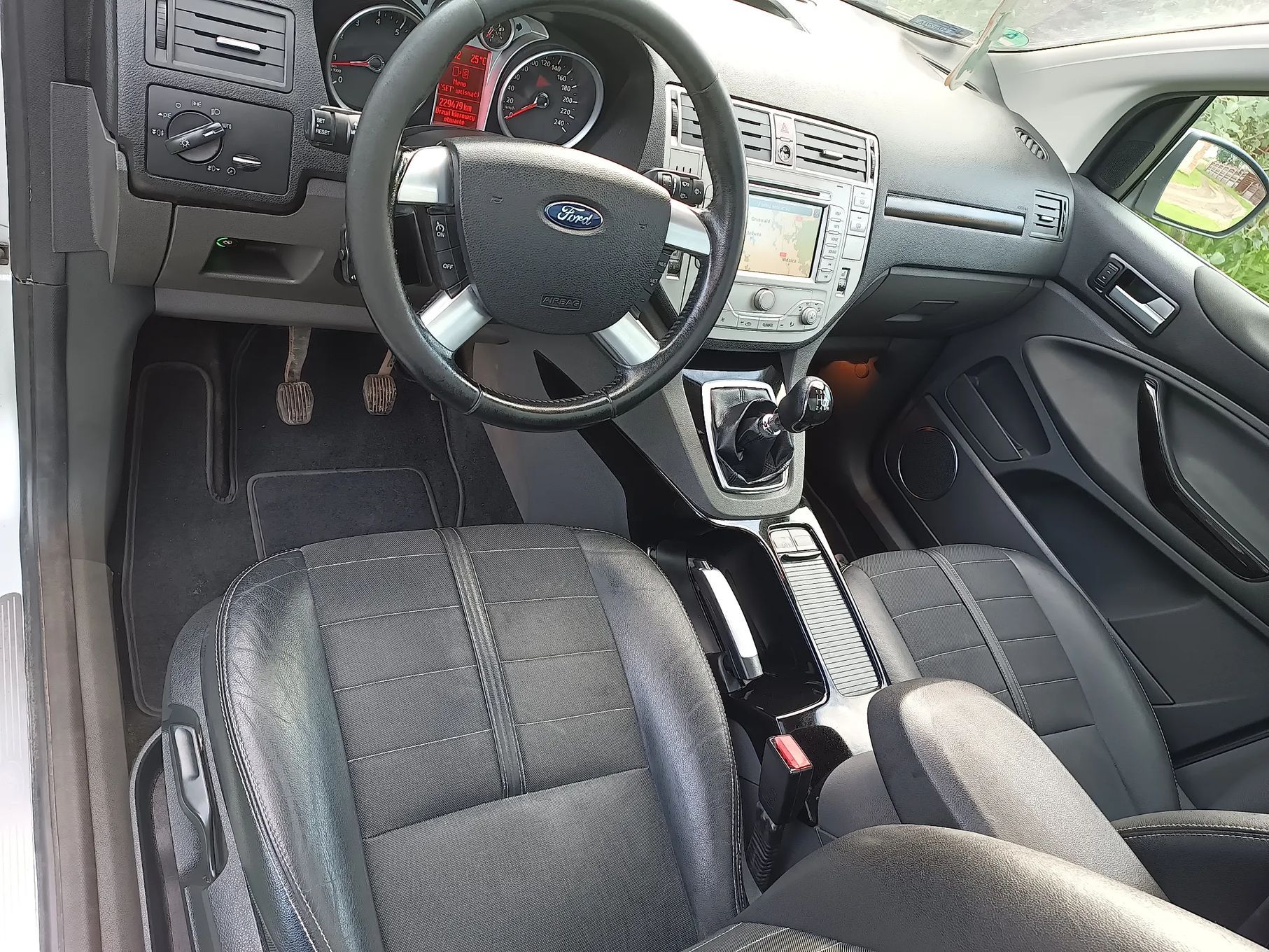 Ford Kuga Ford Kuga 2.5T + LPG 4x4 Titanium Hak 260 KM