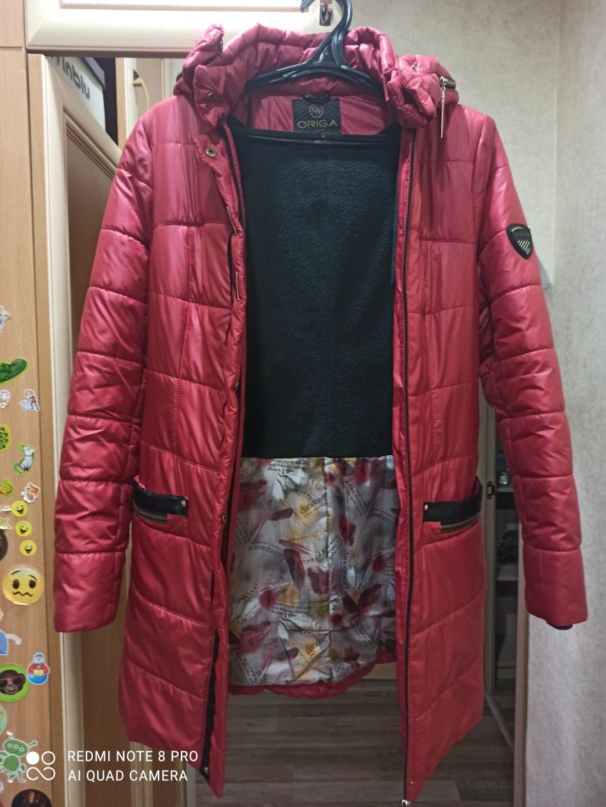 Женская курточка в отличном состоянии, размер 44