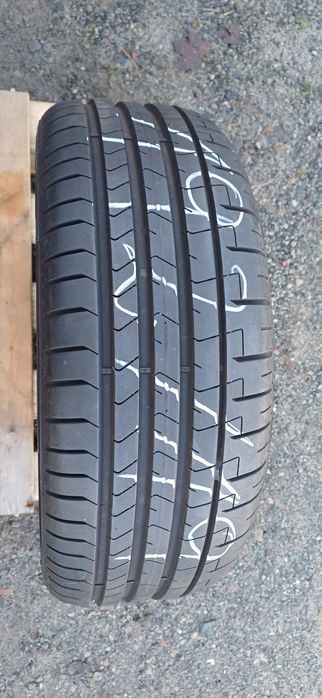 PIRELLI 225/40R19 93W , pojedyńcza używana opona letnia.