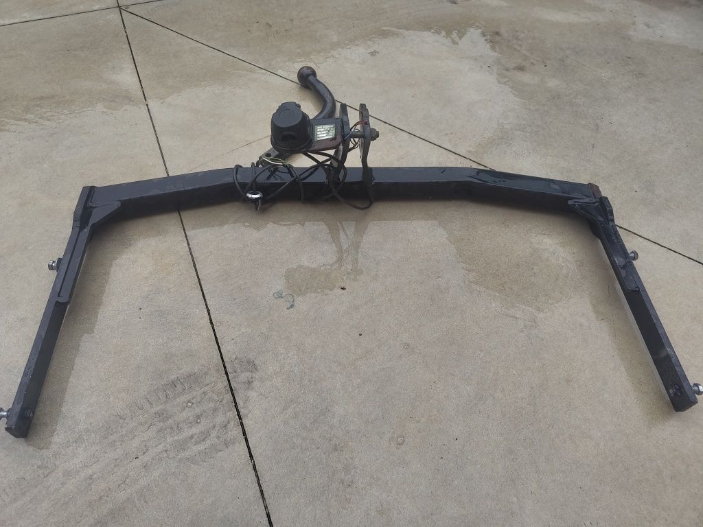 Reforço com bola de reboque Volkswagen Golf V