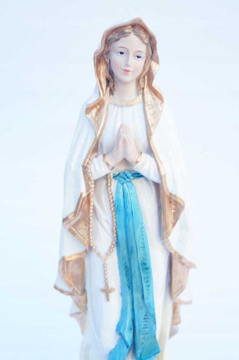 Matka Boska piękna figurka figura