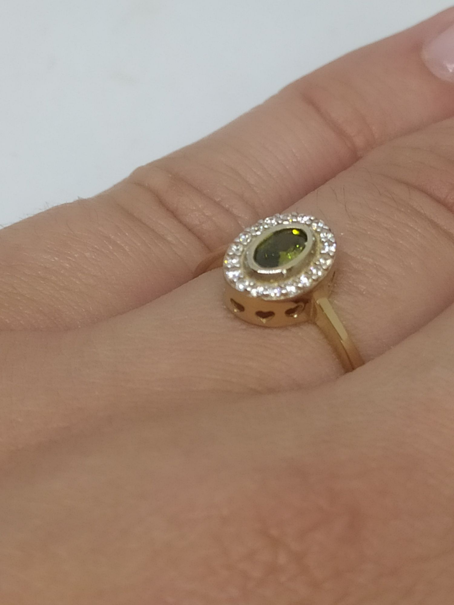 Piękny złoty pierścionek markiza zielona cyrkonia serduszka złoto 585