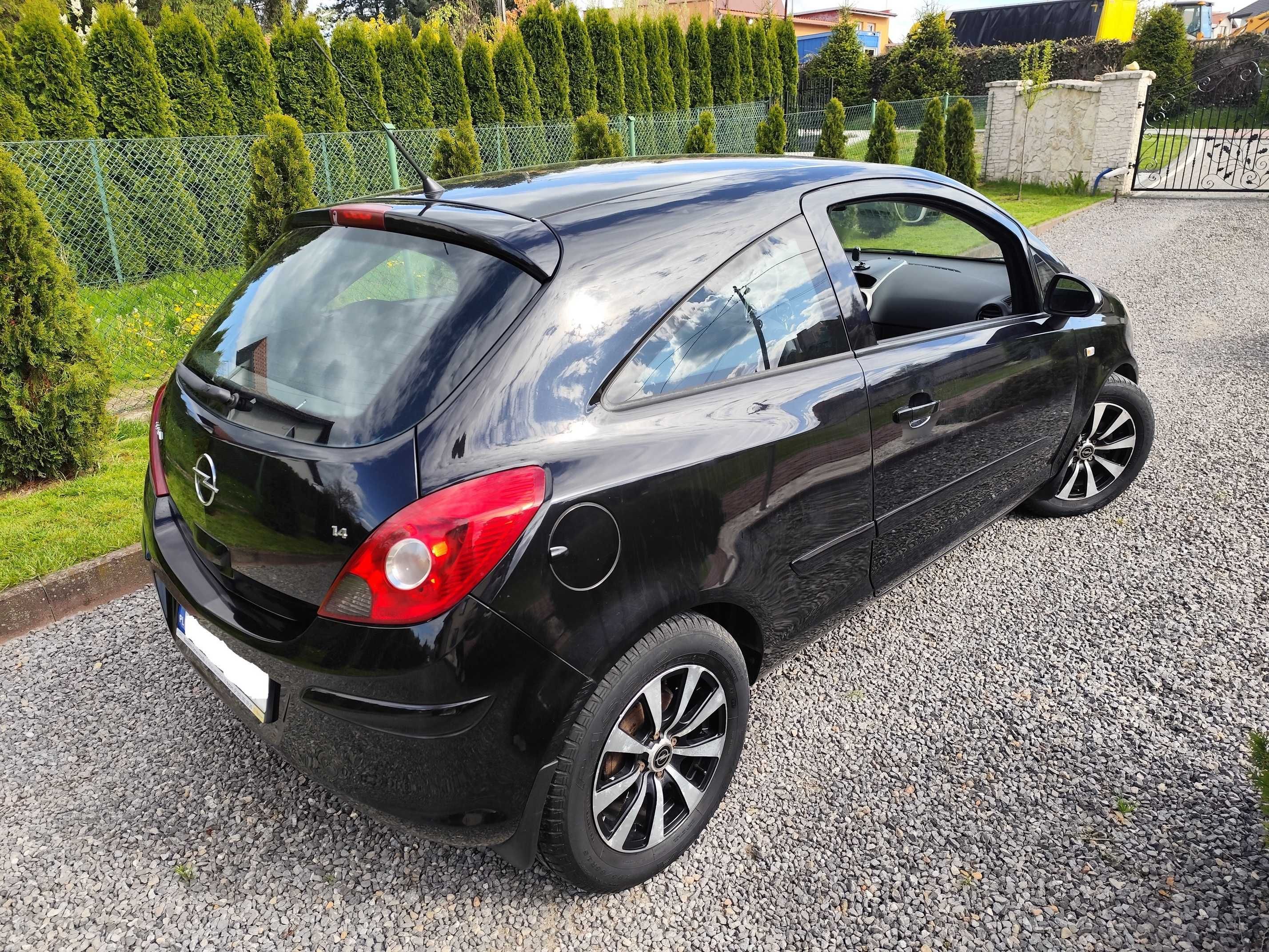 Corsa D 1.4 90 KM klima