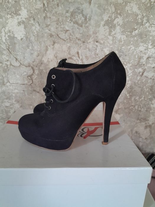 Продам туфли и босоножки