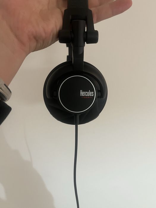 Vendo Headphones Hercules para mesa de mistura