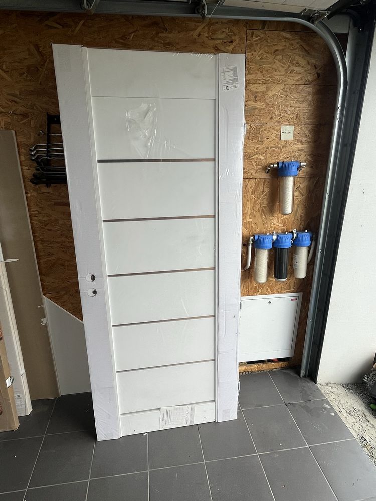 Drzwi Erkado pełen mdf 80 P i L 90 L