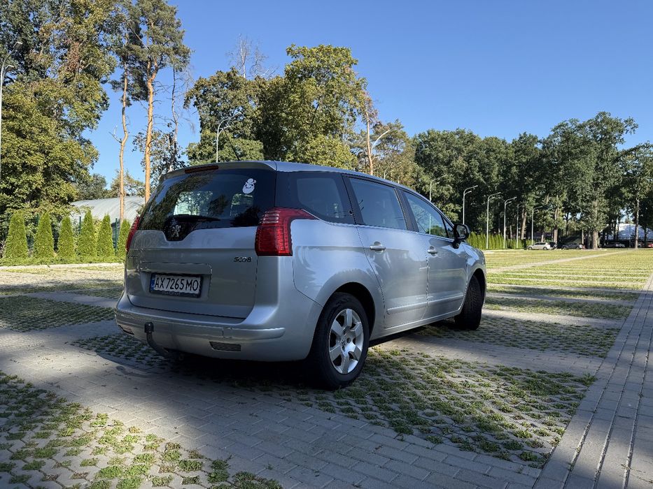 Продам Peugeot 5008 1.6 hdi 2010 дизель
