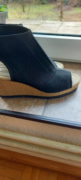 Czarne letnie sandały 38
