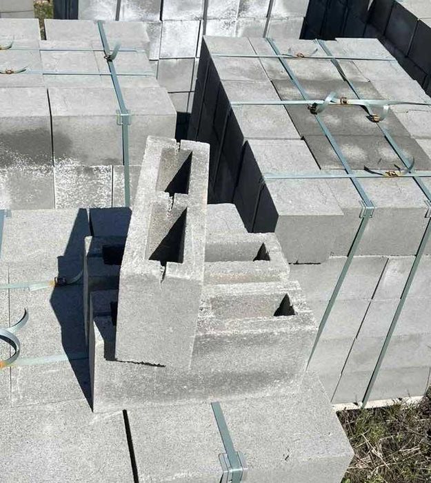 Шлакоблок пустотілий (9х19х39). Козин. Доставка. Монтаж.