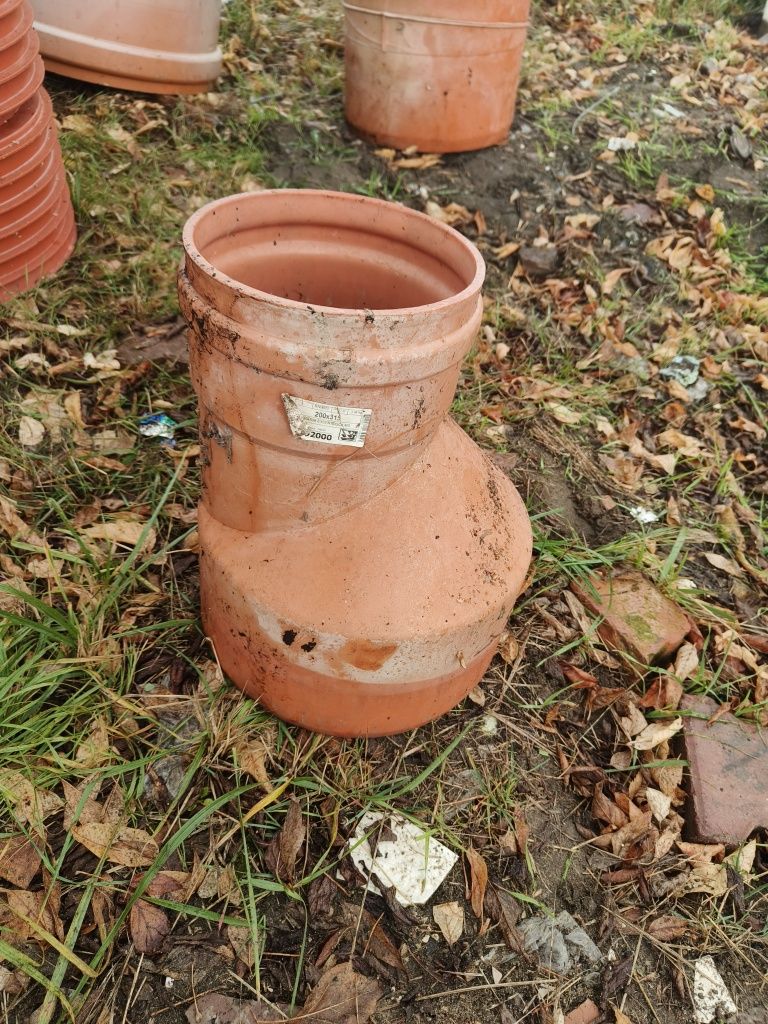 Kolanka studzienki łączniki kanalizacyjne