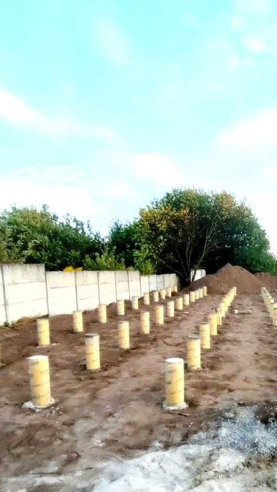 Заливаємо свайний ФУНДАМЕНТ залізобетонний під каркасні будинки